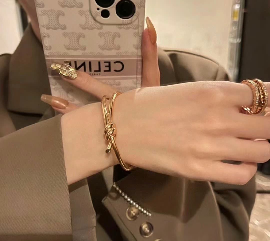 Tiffany & Co Gold Knot Bracelet